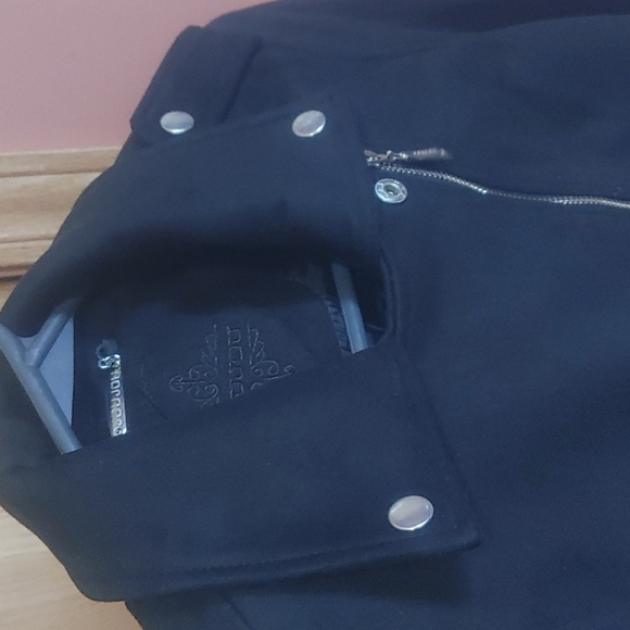 Jacket - Picture 2 of 4